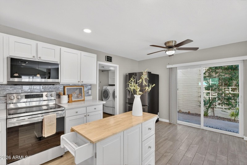 Kitchen Island & Storage