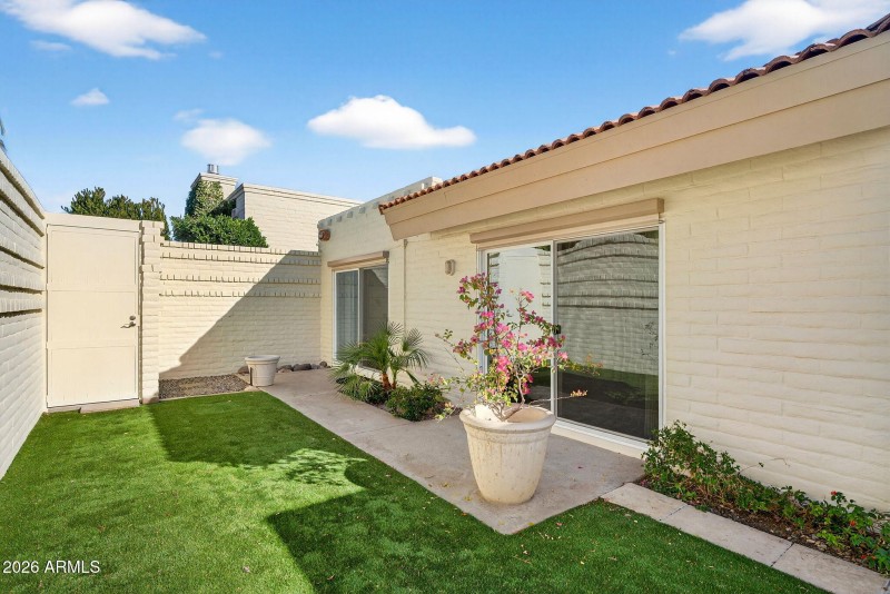 Private Courtyard Yard