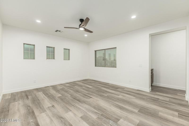 44 - Banff 18336