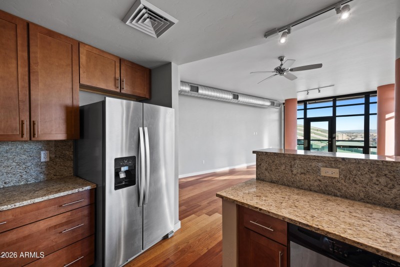 310 S 4th St unit 1710-15