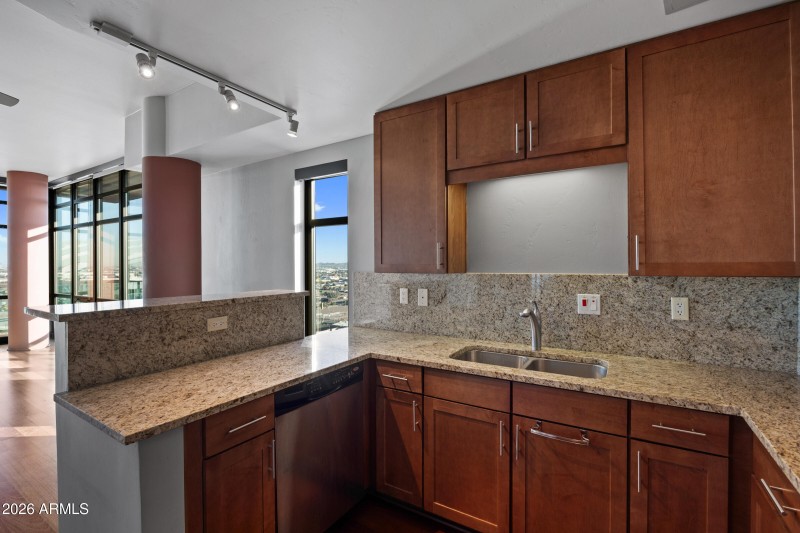 310 S 4th St unit 1710-16