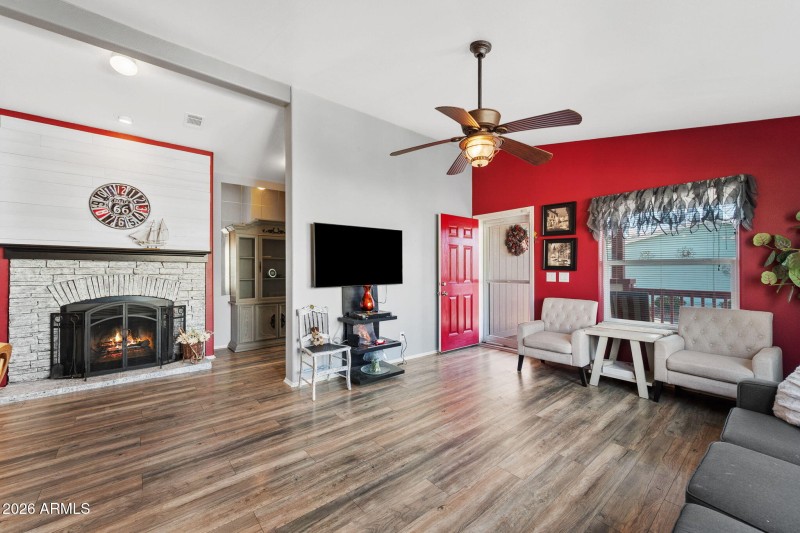 9-Living Room (4)