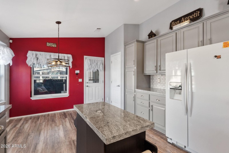 14-Kitchen (4)