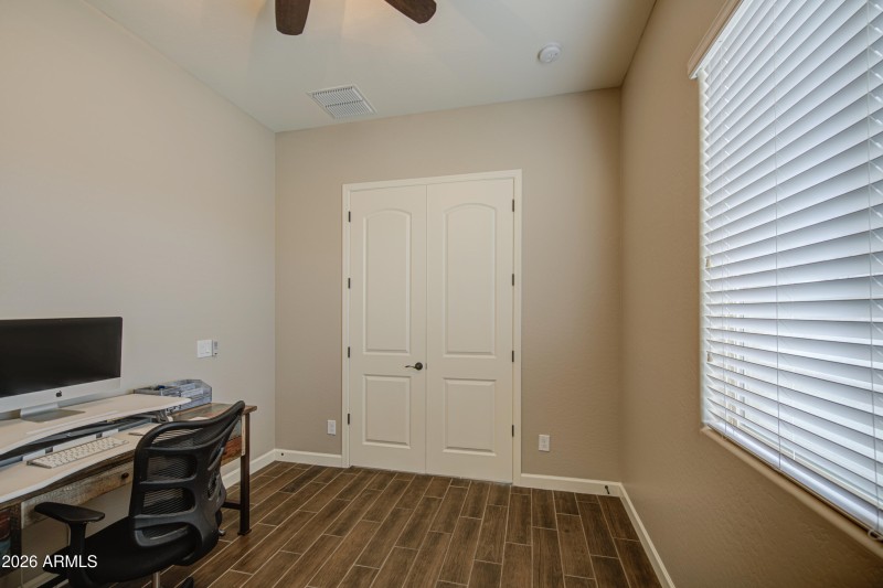 Bedroom 2-pic 2