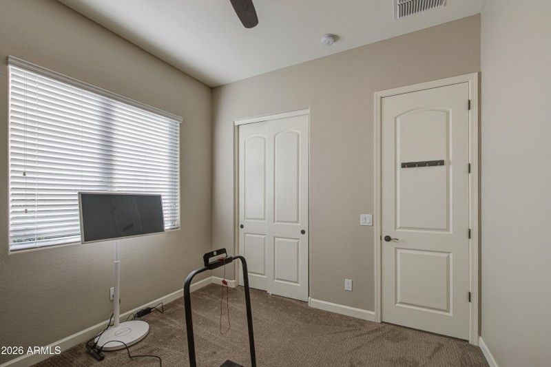 Bedroom 4-pic 2