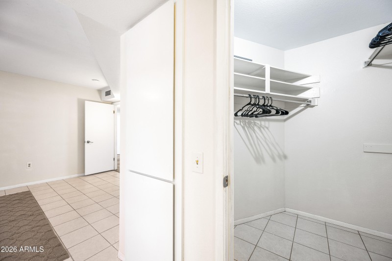 29-17056N107thA-ocupix- - Copy