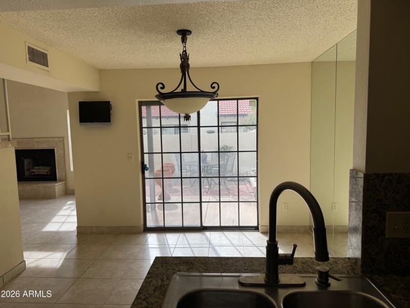 Breakfast room