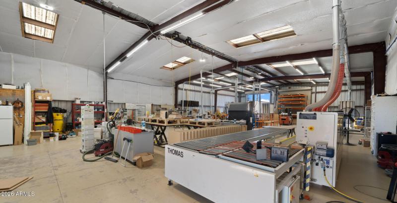 85-web-or-mls-Warehouse Interior4