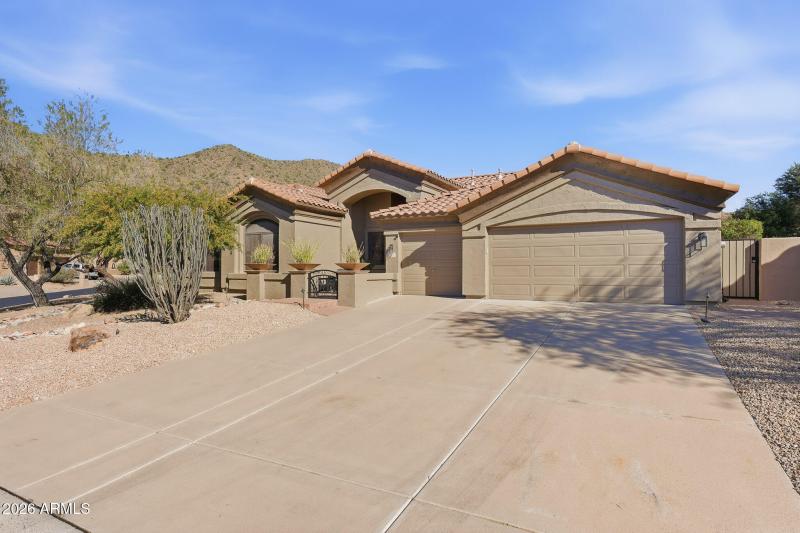 Welcome Home to Mountain VIEWS!