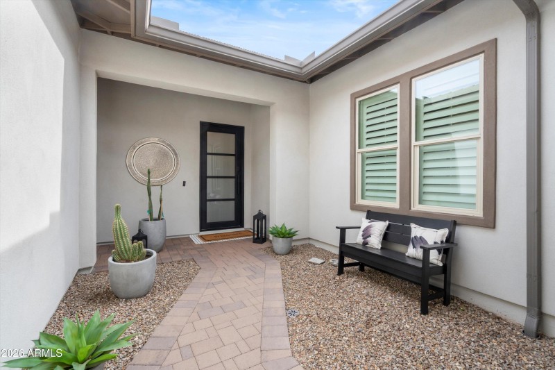 06-Front Porch