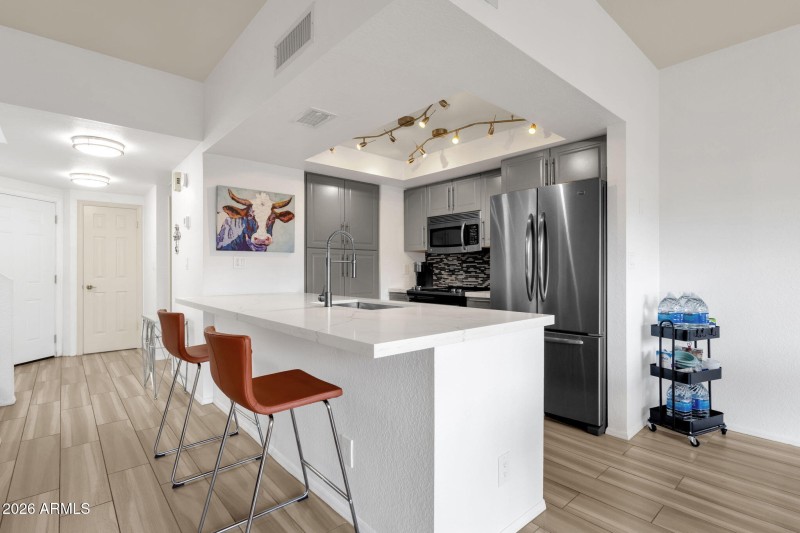 14-web-or-mls-9705-e-mountain-view-rd-10
