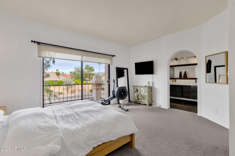 24-web-or-mls-9705-e-mountain-view-rd-10