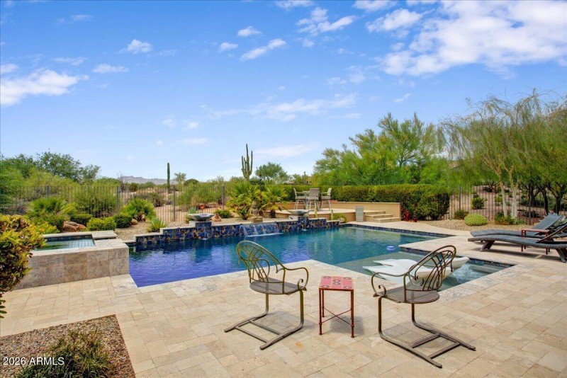 28-15-Pool& Hot Tub