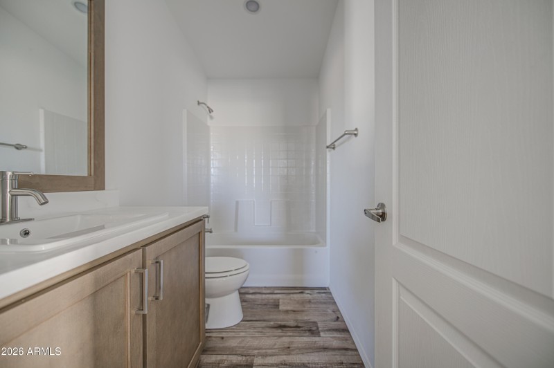 Bathroom 2-pic 1