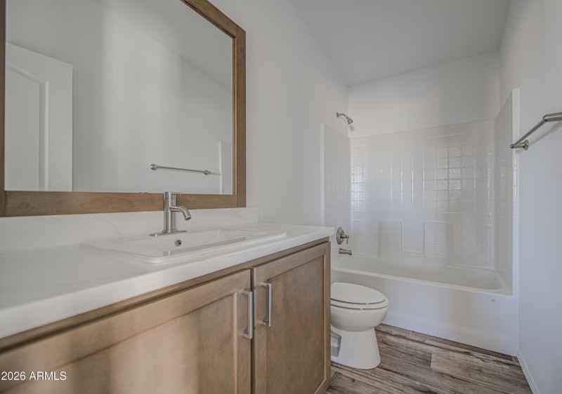 Bathroom 2-pic 2