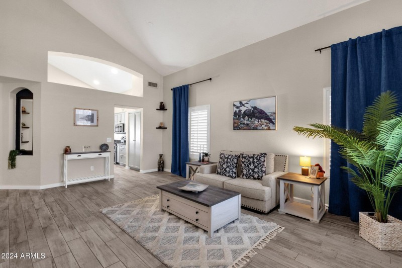 7-web-or-mls-18110-n-skyhawk-dr