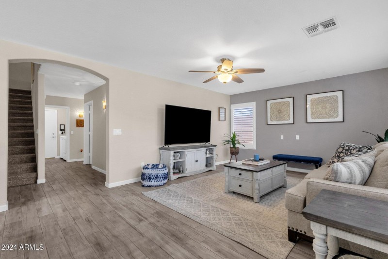 10-web-or-mls-18110-n-skyhawk-dr