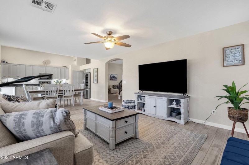 12-web-or-mls-18110-n-skyhawk-dr