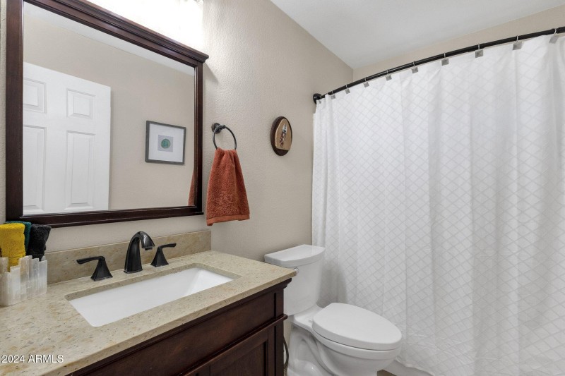 19-web-or-mls-18110-n-skyhawk-dr