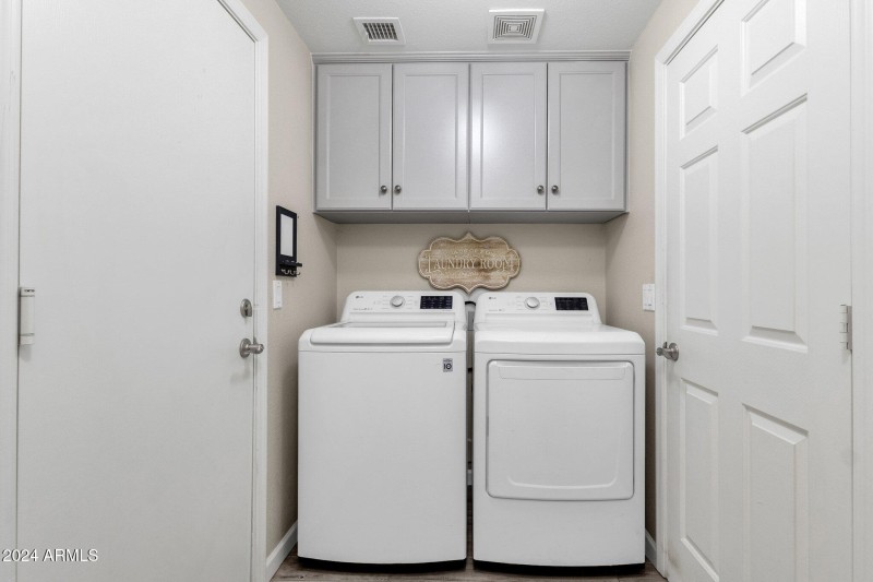 20-web-or-mls-18110-n-skyhawk-dr