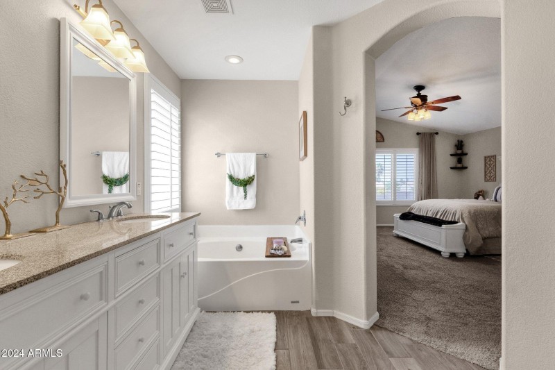 32-web-or-mls-18110-n-skyhawk-dr