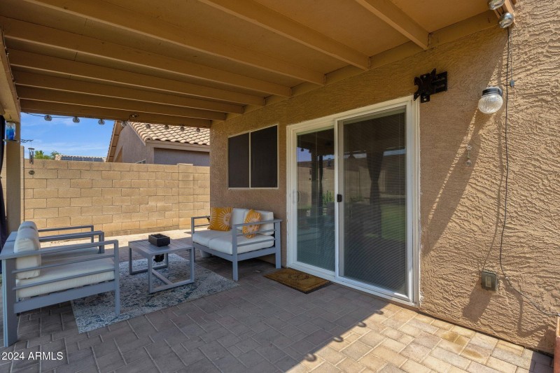 33-web-or-mls-18110-n-skyhawk-dr