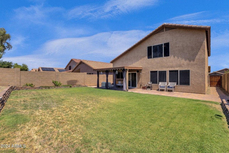 38-web-or-mls-18110-n-skyhawk-dr