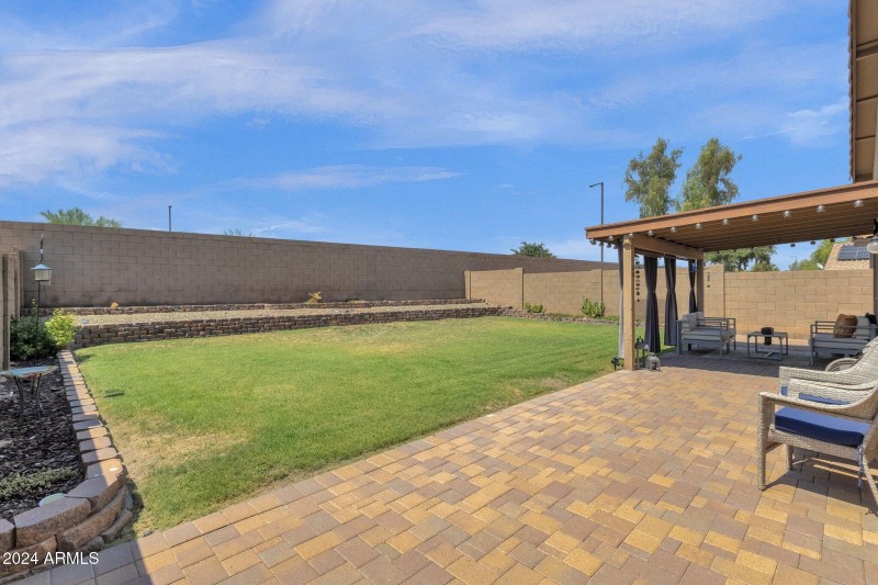 41-web-or-mls-18110-n-skyhawk-dr