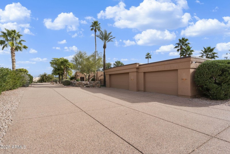 Oversized 3-Car Garage