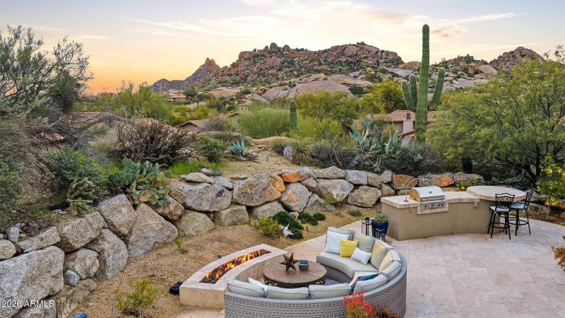 Firepit and BBQ