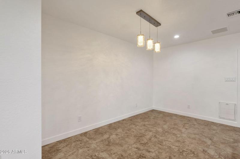 11-web-or-mls-3009-e-corrine-dr