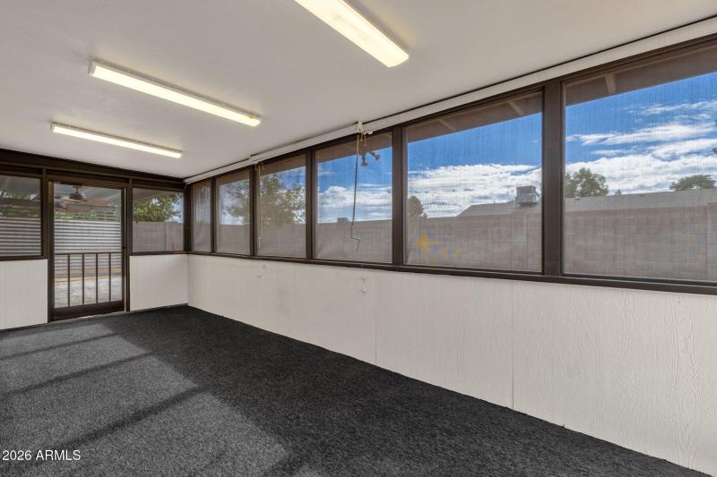 32-web-or-mls-3009-e-corrine-dr