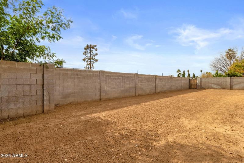 40-web-or-mls-3009-e-corrine-dr