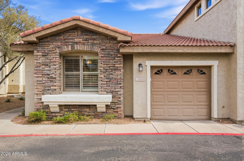 RARE SINGLE STORY TOWNHOME