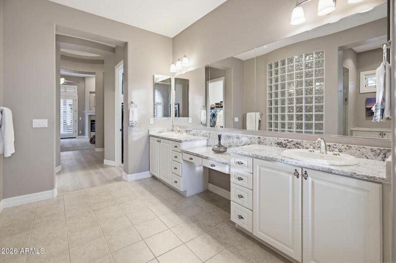 1813 W Camargo Ct-7
