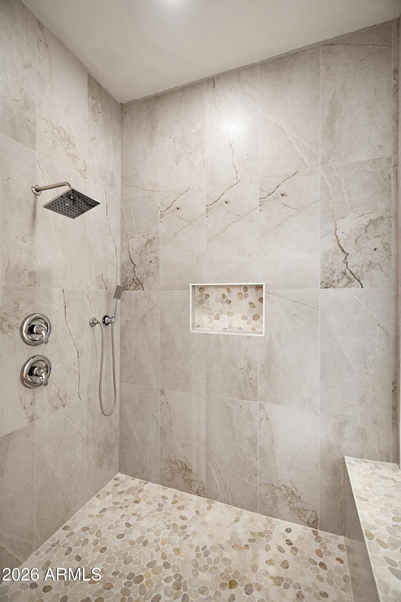 1813 W Camargo Ct-9