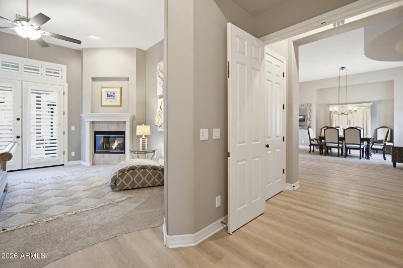 1813 W Camargo Ct-14