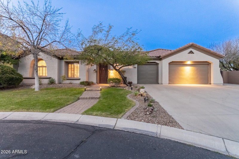 1813 W Camargo Ct-113