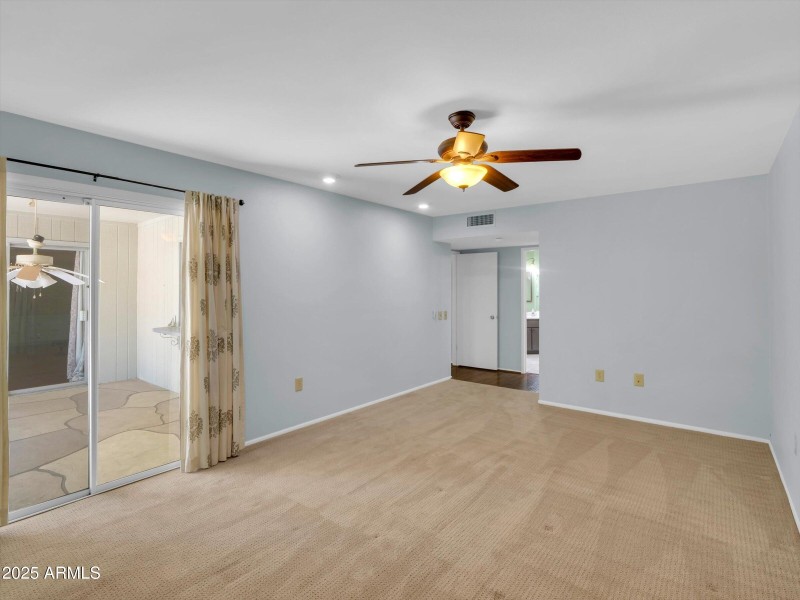31-10825 W Caron Dr-27