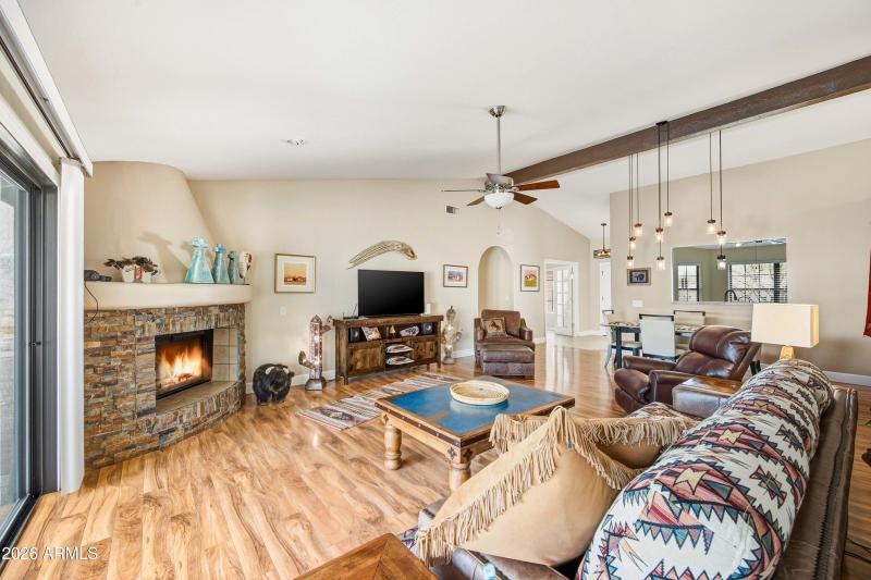 9_011_dsc_4881_with_fire