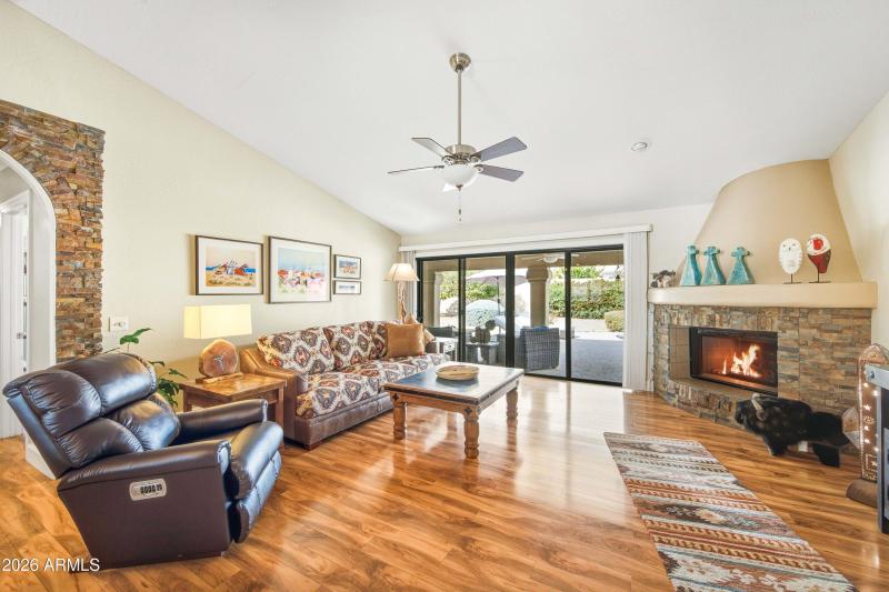 10_012_dsc_4893_with_fire