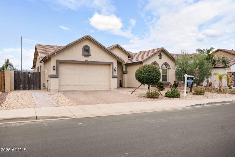 11511 E Seaver-02
