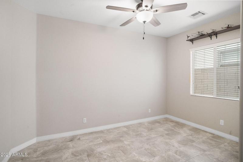 11511 E Seaver-06