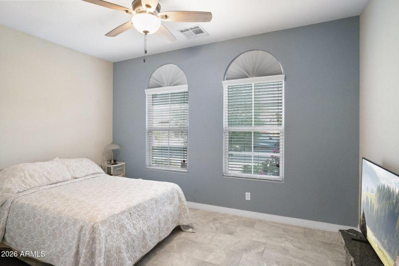 11511 E Seaver-08