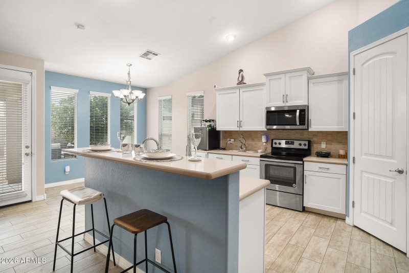 11511 E Seaver-16