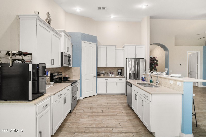 11511 E Seaver-17