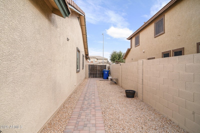 11511 E Seaver-37