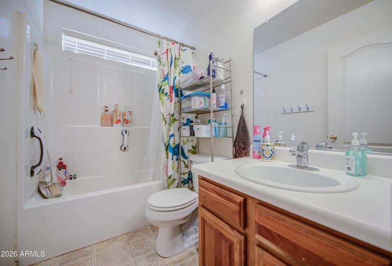 Bathroom 2-pic 2