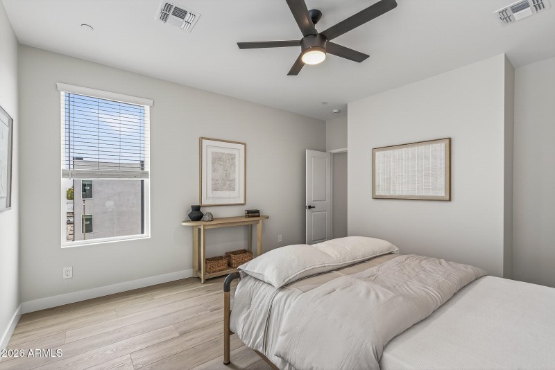 20) PRIMARY BEDROOM