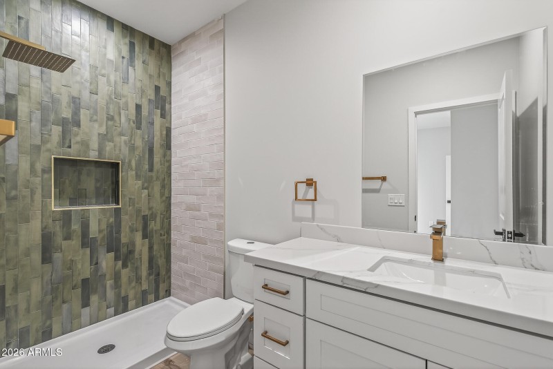 20) PRIMARY BATH